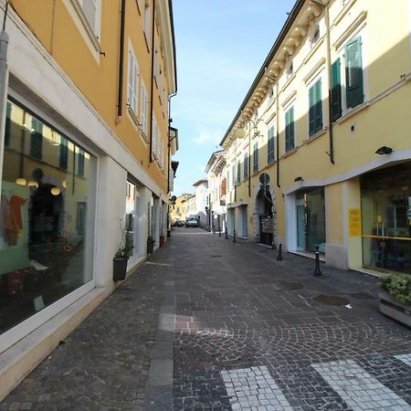 La Mansarda Di Juliette Apartamento Desenzano del Garda Exterior foto