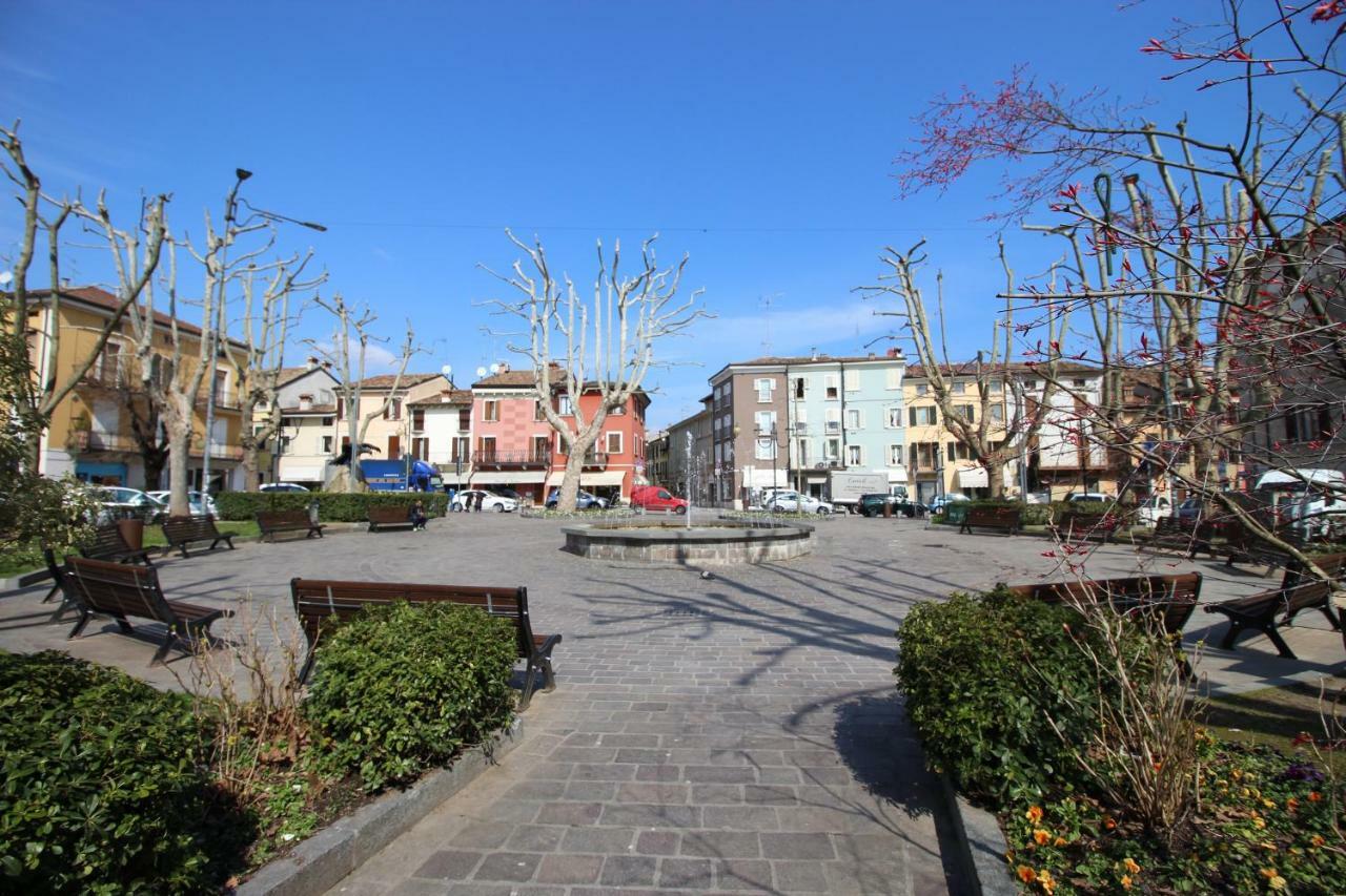 La Mansarda Di Juliette Apartamento Desenzano del Garda Exterior foto