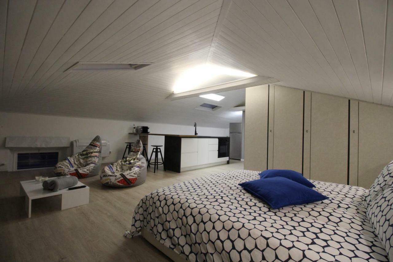 La Mansarda Di Juliette Apartamento Desenzano del Garda Exterior foto