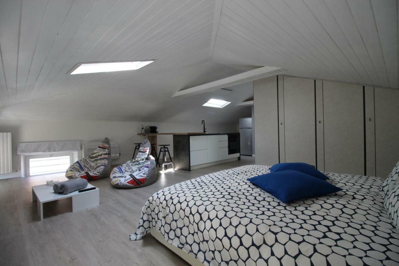 La Mansarda Di Juliette Apartamento Desenzano del Garda Exterior foto