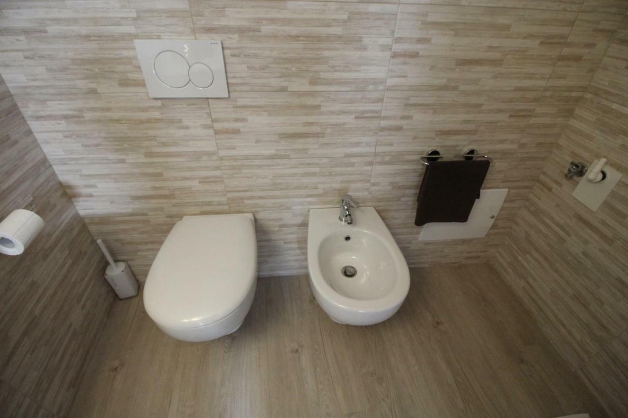 La Mansarda Di Juliette Apartamento Desenzano del Garda Exterior foto