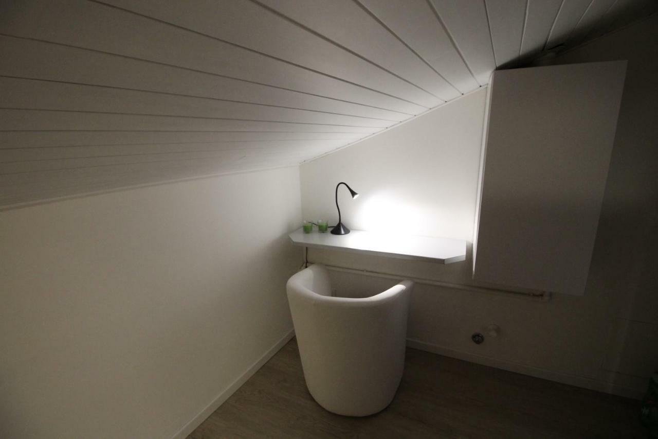 La Mansarda Di Juliette Apartamento Desenzano del Garda Exterior foto