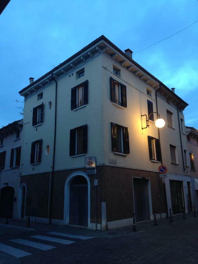 La Mansarda Di Juliette Apartamento Desenzano del Garda Exterior foto