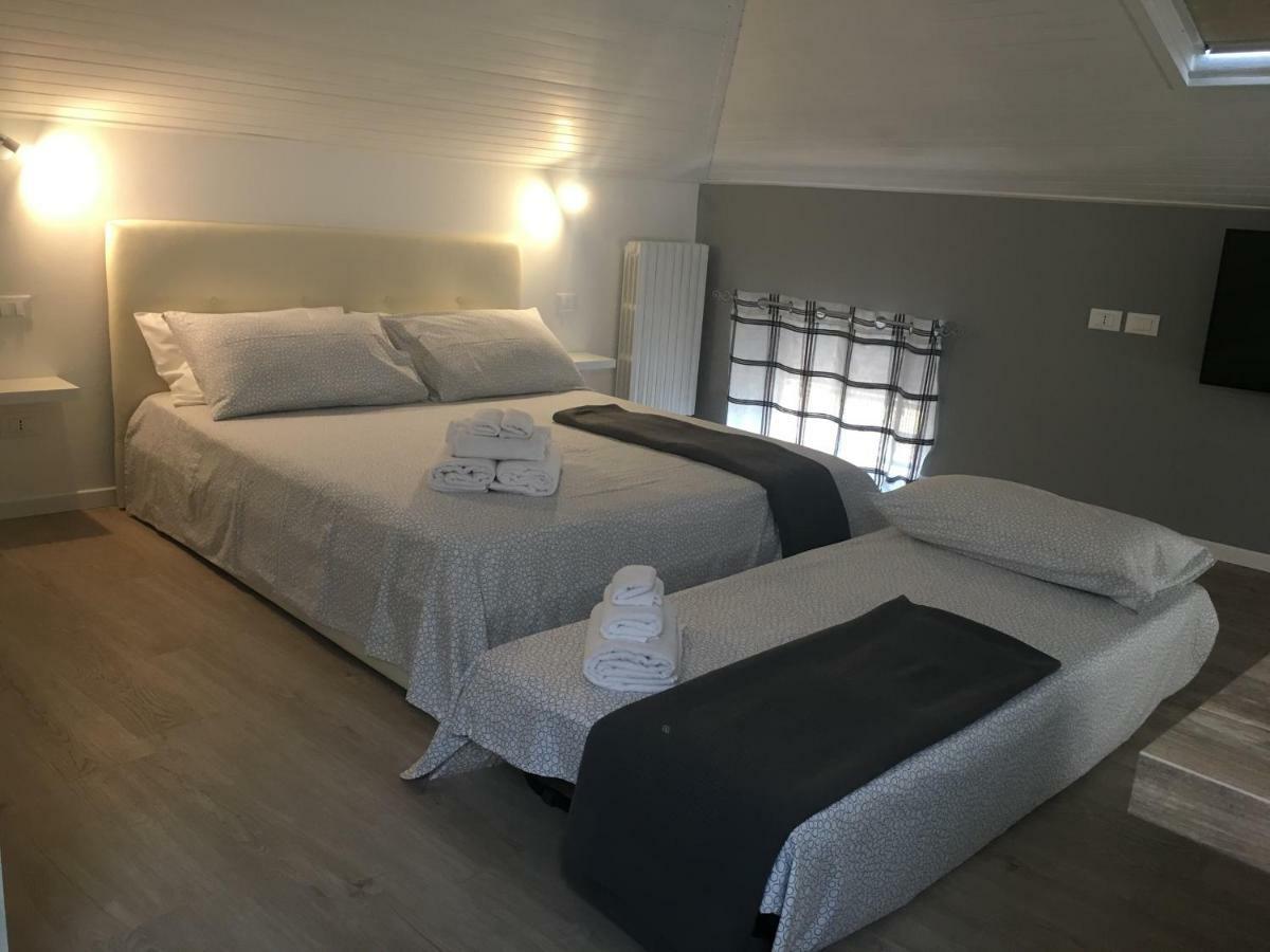 La Mansarda Di Juliette Apartamento Desenzano del Garda Exterior foto